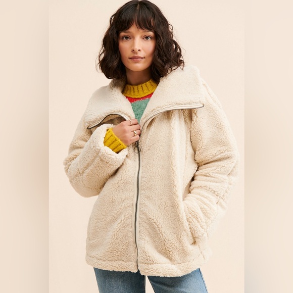 Raya Cozy Coat - Picture 1 of 9